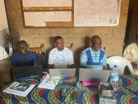 Dr MENSAH and his collaborators for the orthogarphe Cʊmbʊlʊŋ