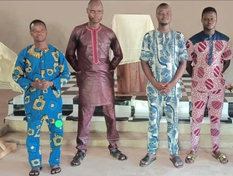 Equipe de traduction en langue Chumbulung 