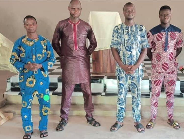 Equipe de traduction en langue Chumbulung 