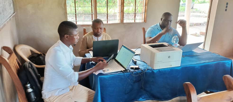 The facilitator and two other members of Wycliffe-Benin